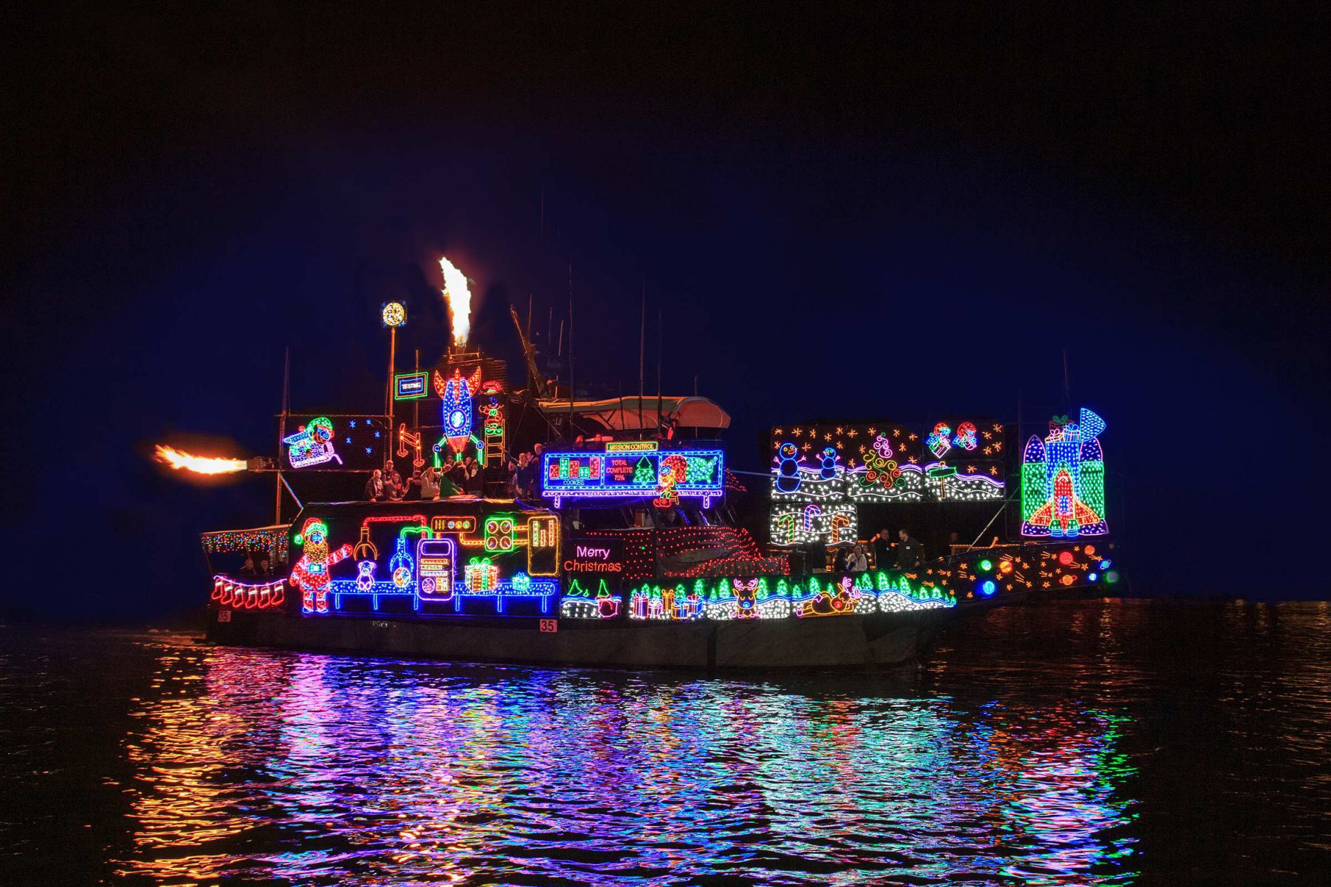 111th Christmas Boat Parade Kicks Off Newport Beach News