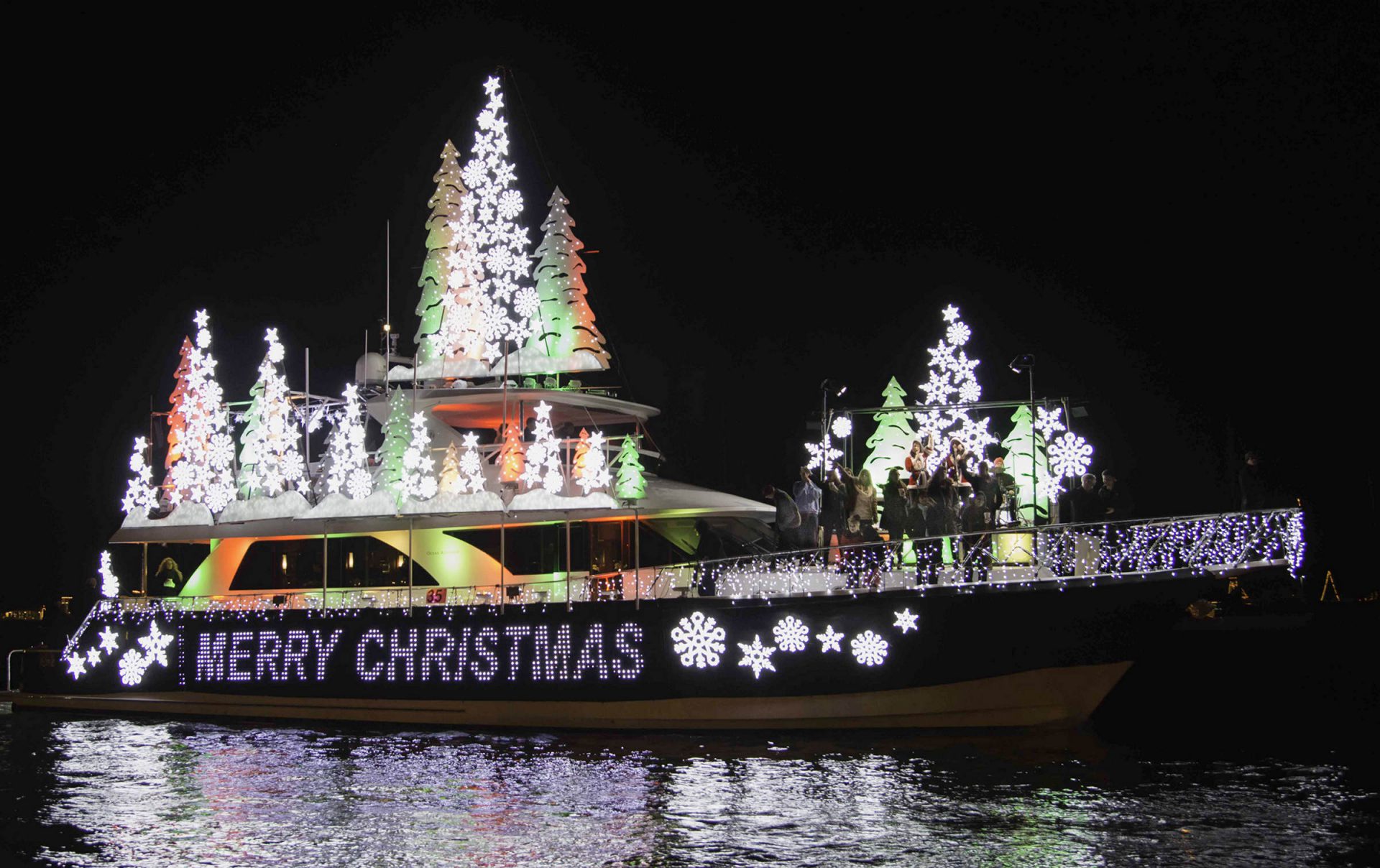 Christmas Boat Parade Dining Newport Beach News