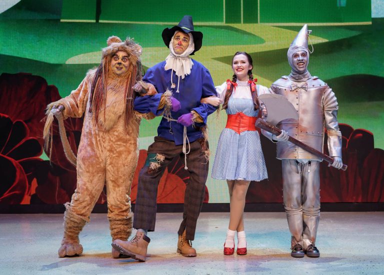 Laguna Playhouse’s Holiday Panto ‘Wonderful Winter of Oz’ is Fun for ...